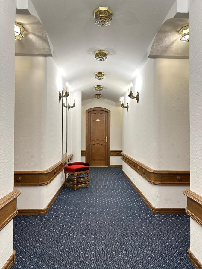 Hotel Éllő Panzió Veszprém Esterno foto