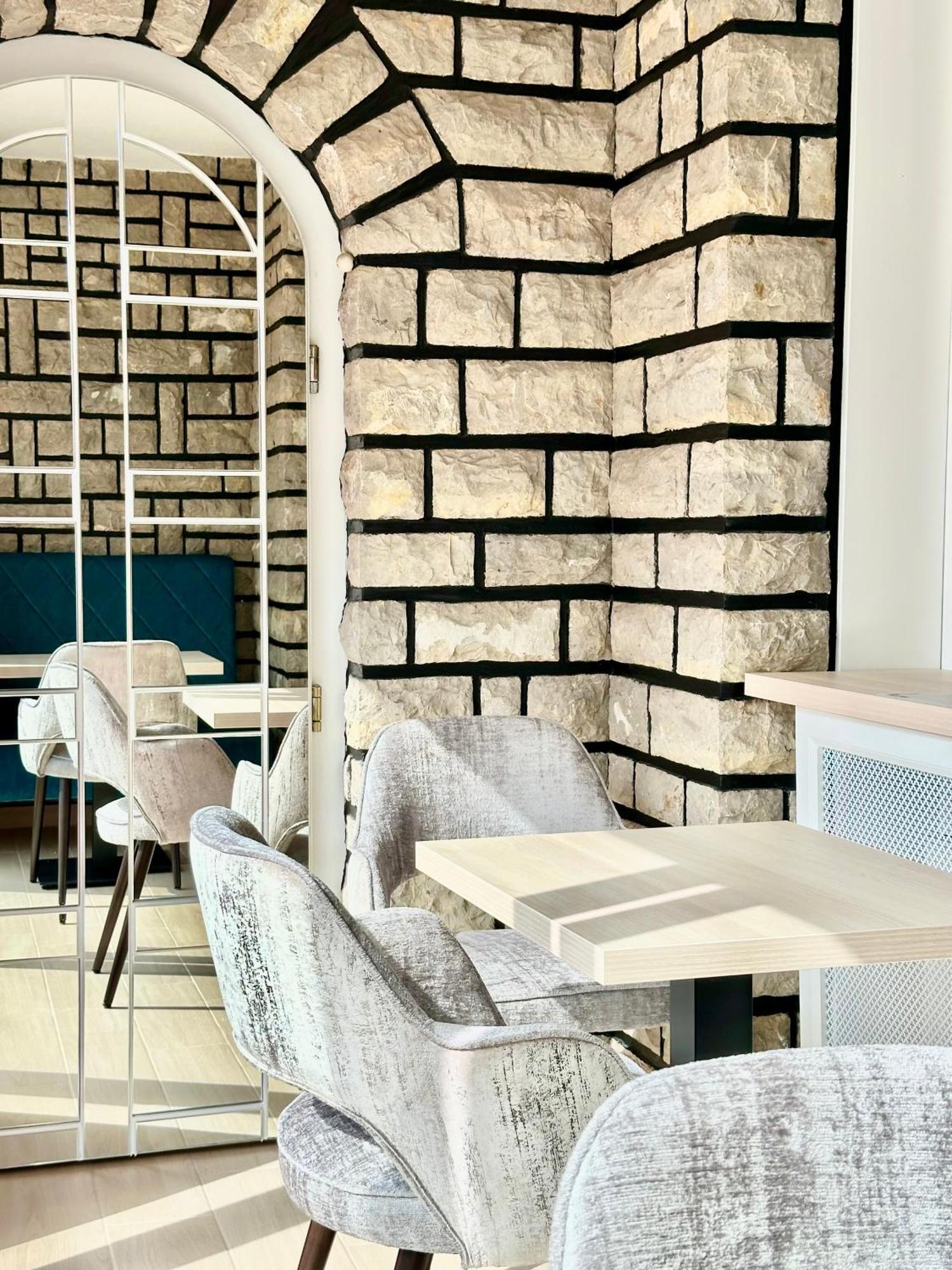 Hotel Éllő Panzió Veszprém Esterno foto